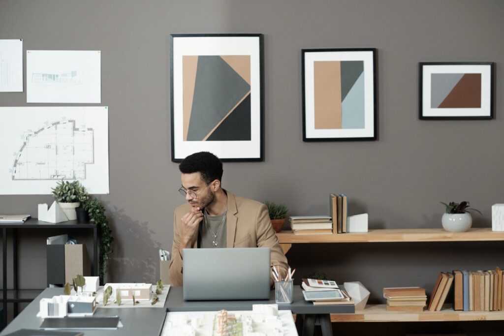 W dzisiejszym szybko zmieniającym się świecie biznesu, wybór odpowiedniego sprzętu komputerowego może znacząco wpłynąć na efektywność pracy